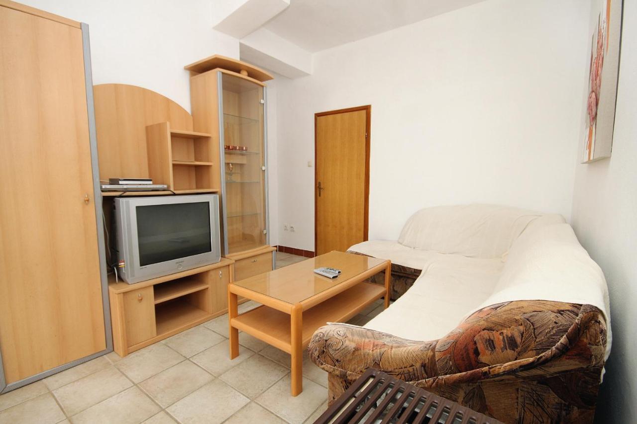 Family Friendly Seaside Apartments Vlasici, Pag - 4319 Dış mekan fotoğraf