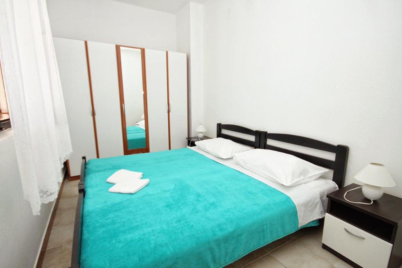 Family Friendly Seaside Apartments Vlasici, Pag - 4319 Dış mekan fotoğraf