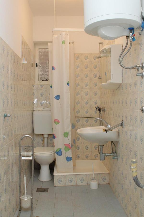 Family Friendly Seaside Apartments Vlasici, Pag - 4319 Dış mekan fotoğraf